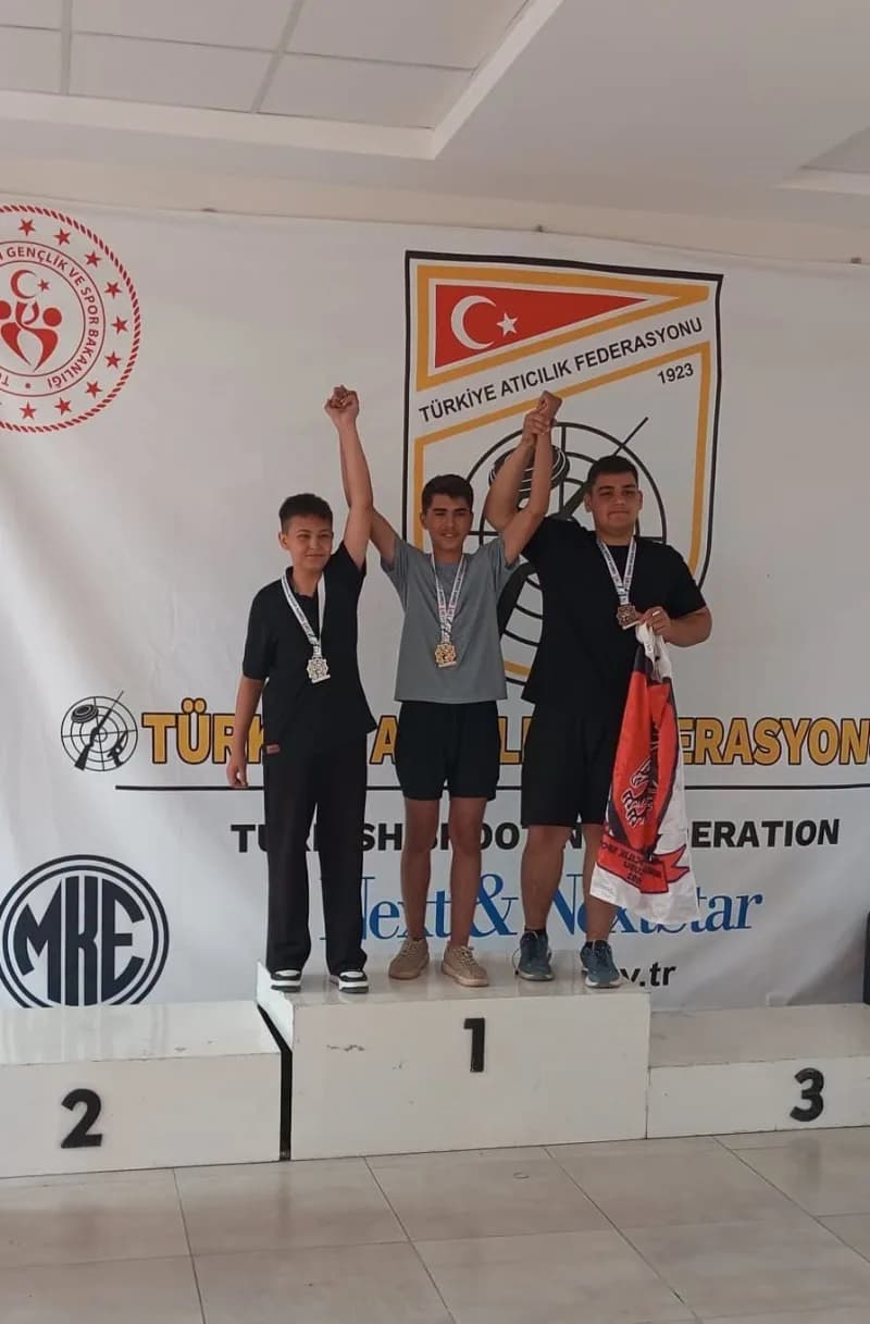 Konya'da düzenlenen Trap Türkiye Şampiyonası'nda Türkiye Şampiyonu olan Kayserili sporcu Ahmet Turan Çiftçi
