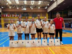 Zümra Çetintaş ve Kayserili sporcular Zagreb Youth 2026 Turnuvası’nda madalya töreninde
