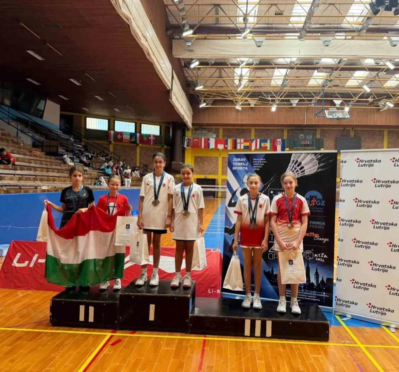 Hırvatistan’ın başkenti Zagreb’de düzenlenen Lİ-ning Zagreb Youth 2026 Turnuvası’nda mücadele eden Kayserili sporcular,