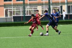 Kayserispor U15 futbol takımı, Mersin Terspor karşısında oynanan maçta mücadele ediyor
