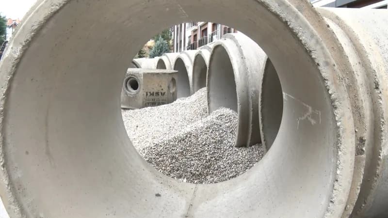 Ankara'nın Keçiören ilçesinde yaklaşık 1,5 yıldır devam eden altyapı çalışmalarıyla ilgili mahalle sakinleri, kanalizasy