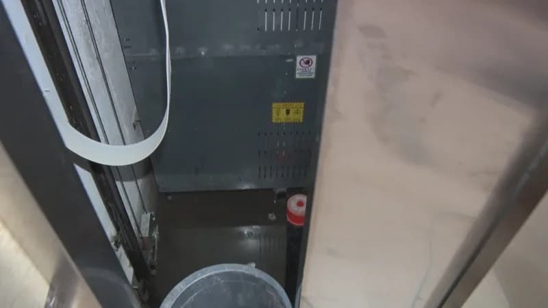 Ankara'nın Keçiören ilçesinde yaklaşık 1,5 yıldır devam eden altyapı çalışmalarıyla ilgili mahalle sakinleri, kanalizasy