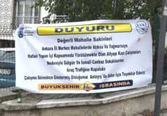 Keçiören’de altyapı çalışmaları nedeniyle kanalizasyon sularının apartman giriş katlarını bastığı mahalle görüntüsü