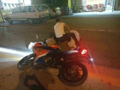 Keçiören’de motosiklet çalan iki şüphelinin güvenlik kamerası görüntüsü
