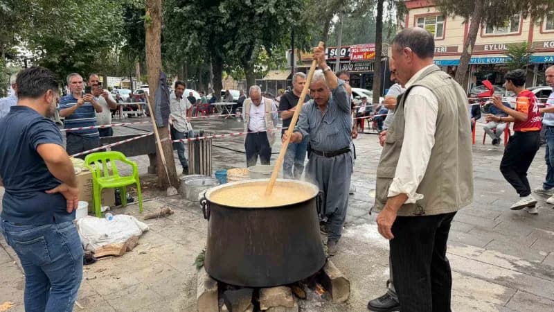 Şanlıurfa’nın Siverek ilçesinde, Geleneksel olarak 8 yıldır düzenlenen Şire ve Kerge etkinliği yoğun katılımla gerçekleş