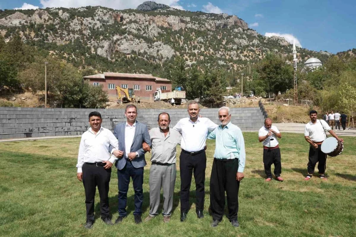 Kertmen Mahallesi’nde oluşturulan güreş sahasında güreş festivali hazırlıkları