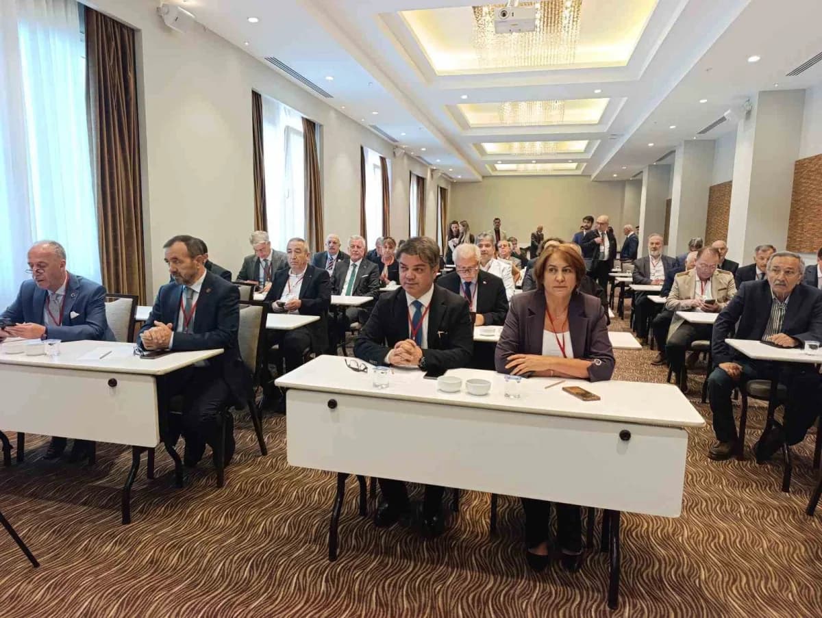 Küresel Gazeteciler Konseyi (KGK) Yerel Medya Meclisi, Türkiye’nin farklı illerinden gelen yaklaşık 45 İl Temsilcisi ve