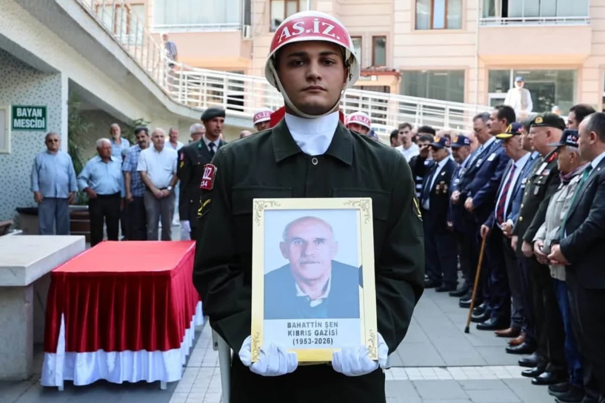 Vali Bakan, Tekirdede Mezarlığına defnedilen Şen’in yakınlarına başsağlığı diledi.