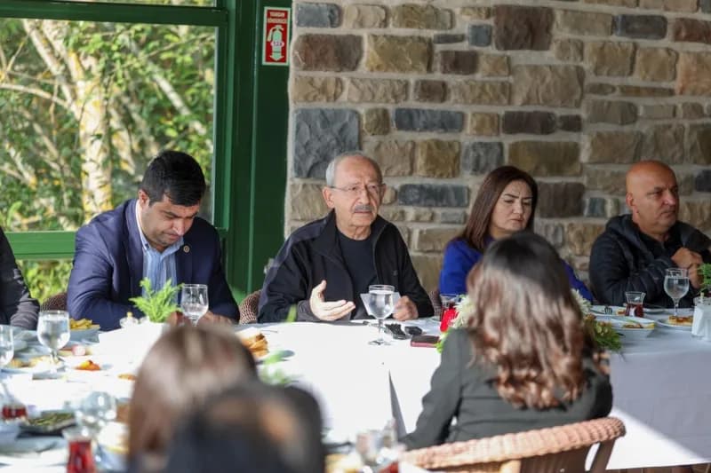 Cumhuriyet Halk Partisi Genel Başkanı Kemal Kılıçdaroğlu, "Benim ömür boyu CHP Genel Başkanlığı yapacağım diye bir iddia
