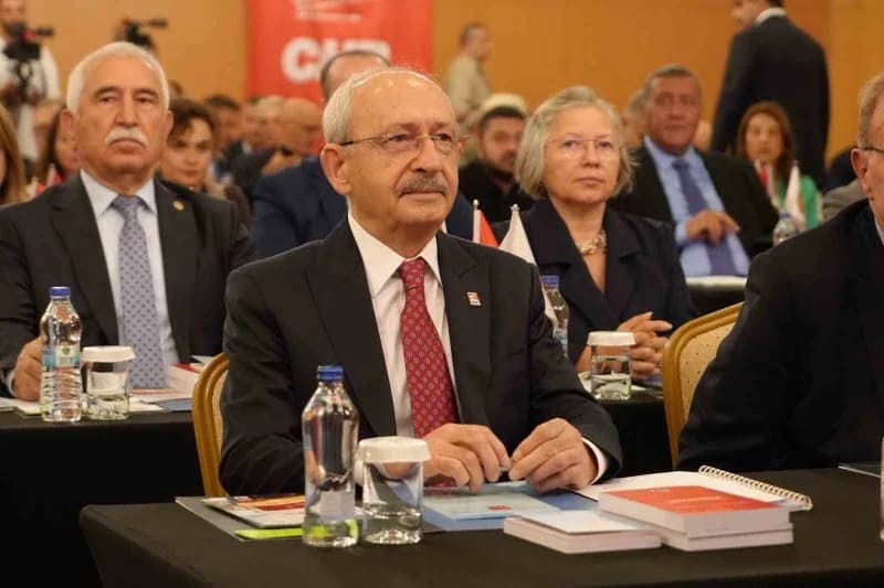 Cumhuriyet Halk Partisi (CHP) Genel Başkanı Kemal Kılıçdaroğlu, "Türkiye'nin saygınlığını, Türkiye'nin büyüklüğünü, bölg