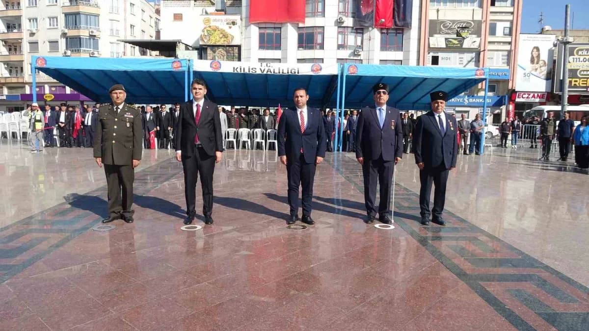 Kilis'te 19 Eylül Gaziler Günü dolayısıyla düzenlenen programda, gazilerin vatan savunmasındaki fedakarlıkları ve gazili