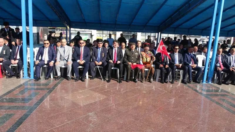 Kilis'te 19 Eylül Gaziler Günü dolayısıyla düzenlenen programda, gazilerin vatan savunmasındaki fedakarlıkları ve gazili