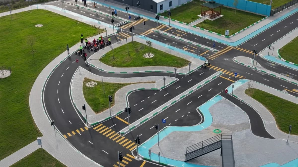 Kilis Çocuk Trafik Eğitim Parkı’nda öğrencilere uygulamalı trafik eğitimi veriliyor