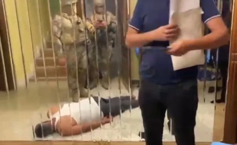 Kilis ve İstanbul'da şüphelilere ait 21 adrese eş zamanlı operasyon düzenlendi.