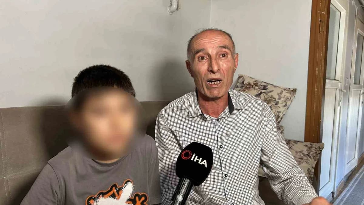 Oğlunun doğum belgesini alamadığını söyleyen Baba Mustafa Hezer, yetkililere seslenerek oğluna kimlik çıkartmak istediği