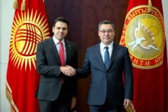 Kırgızistan Cumhurbaşkanı Sadır Caparov ve TİKA Başkanı Abdullah Eren görüşme sırasında