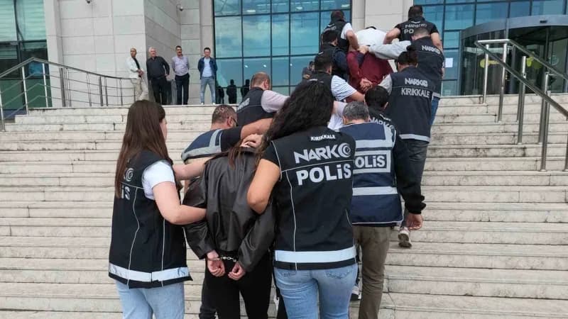 Kırıkkale’de polis ekiplerinin düzenlediği uyuşturucu operasyonunda ele geçirilen sentetik haplar