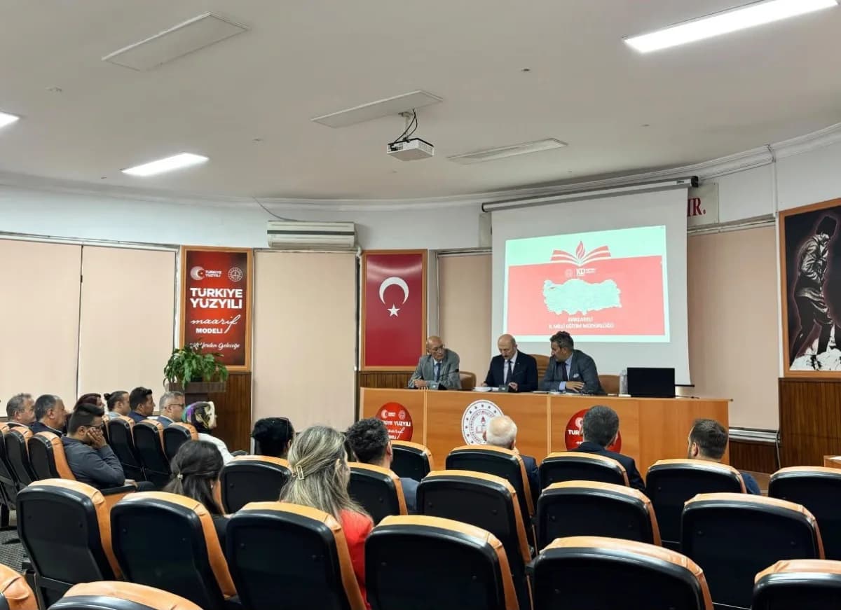 Kırklareli İl Millî Eğitim Müdürlüğü başkanlığında, Rehberlik ve Psikolojik Danışmanlık Yürütme Komisyonu Toplantısı ger