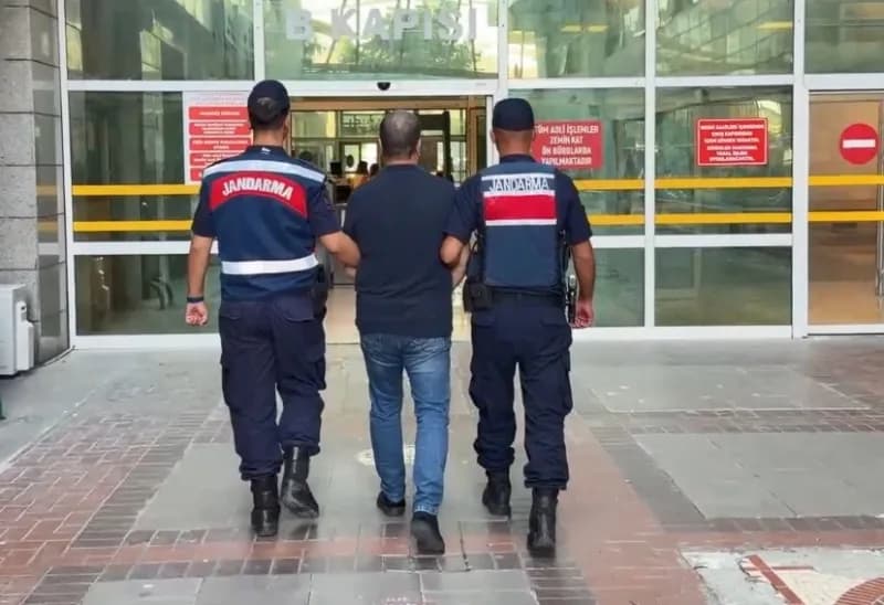 Mersin'de uyuşturucu ve kasten öldürme suçundan 79 yıl 9 ay hapis cezası alan kırmızı bültenle aranan firari hükümlü adl