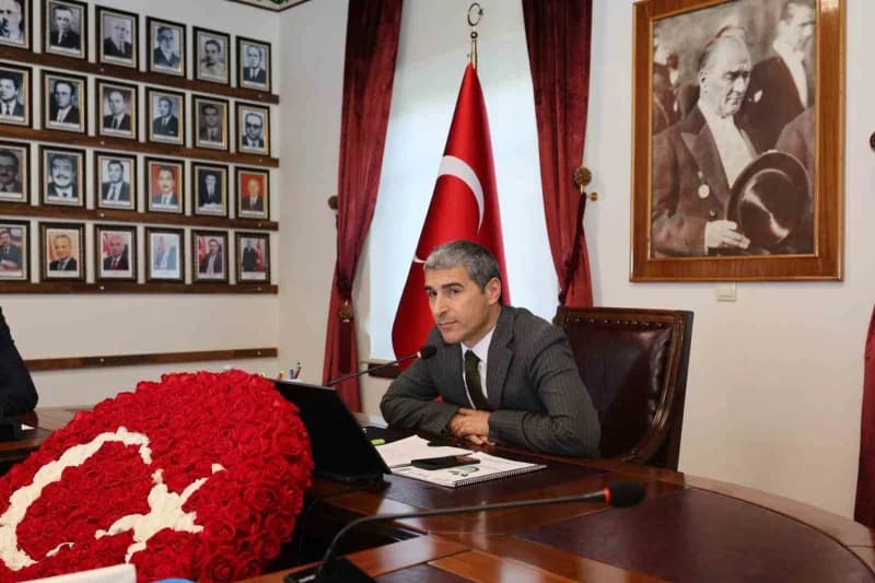 Afyonkarahisar’da kırsal kalkınma projesi toplantısından bir kare, Vali Dr. Naci Aktaş başkanlık ediyor