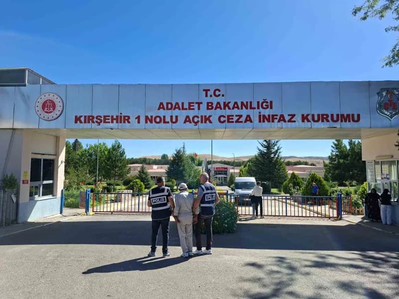 Kırşehir polis ekipleri aranan şahsı yakaladı