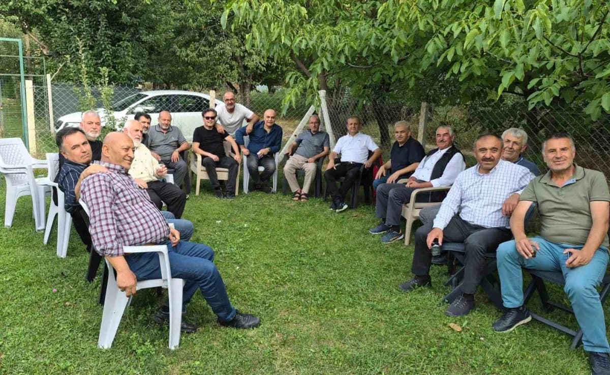 Kırşehir İmam Hatip Lisesi’nin 1986 yılı mezunları, mezuniyetlerinin 40. Yılında düzenlenen buluşmada bir araya geldi.