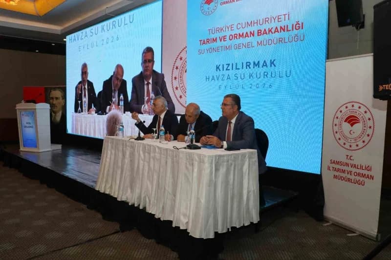 Samsun'da düzenlenen Kızılırmak Havzası Su Kurulu Toplantısı katılımcıları bir otelde toplantı yaparken