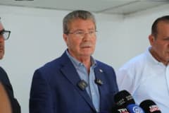 KKTC Başbakanı Ünal Üstel, Girne açıklarında batan Filo Jet gemisi için arama çalışmalarını açıklıyor