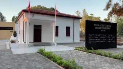 KKTC Cumhurbaşkanı Tufan Erhürman Muratağa-Atlılar-Sandallar Şehitler Müzesi açılışında konuşma yaparken