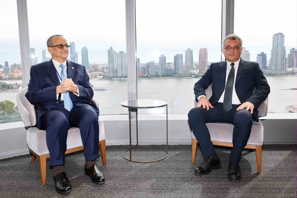 KKTC Cumhurbaşkanı Tufan Erhürman ve İİT Genel Sekreteri İsmail Ould Cheikh Ahmed New York'ta görüşme yaparken