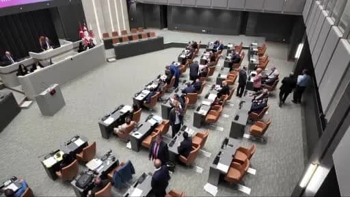 KKTC Cumhuriyet Meclisi Genel Kurulu toplantı salonunda karma oy sisteminin kaldırılması görüşülüyor