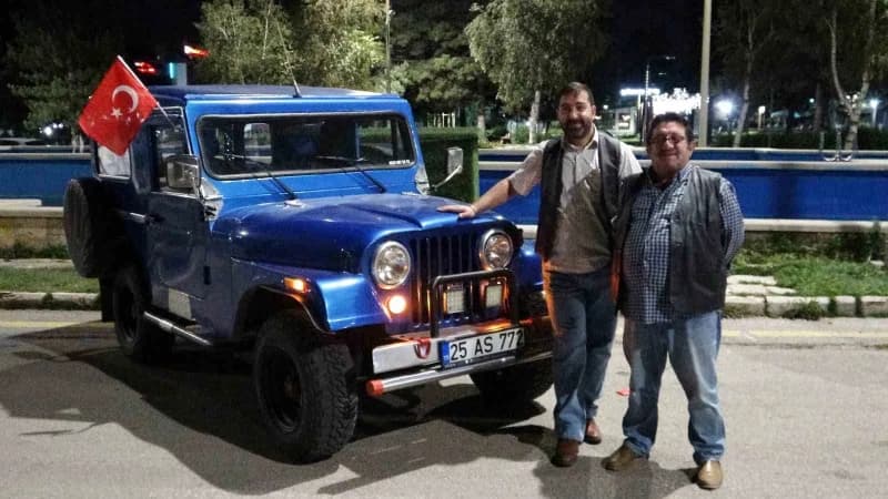 Erzurum Klasik Araçlar Kulübü tarafından düzenlenen etkinlikte 18 Klasik araç, Yakutiye ilçesinde bulunan tarihi tren ga