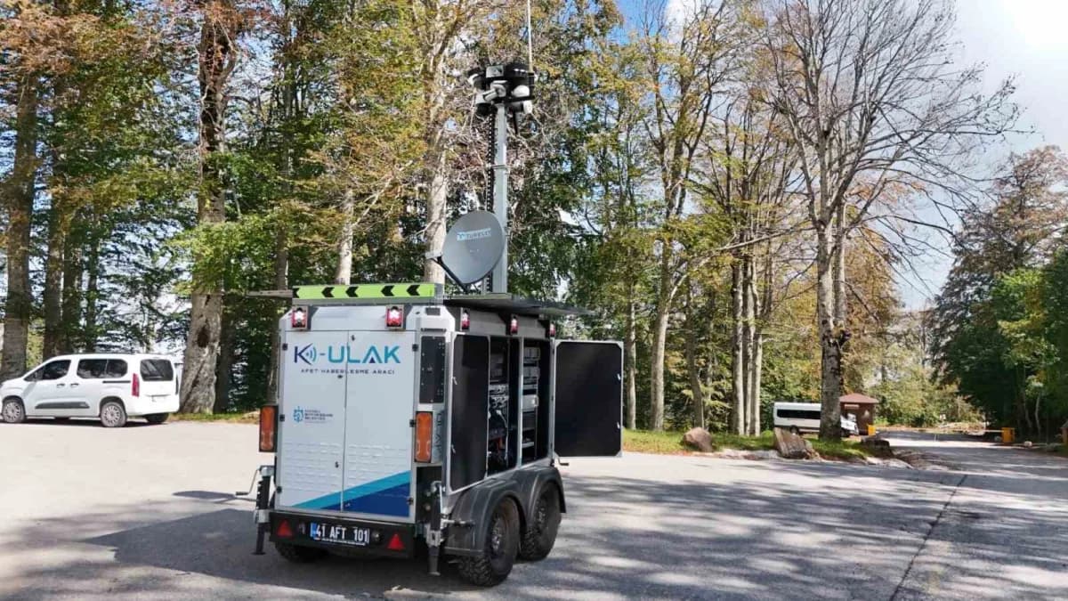 Kocaeli Büyükşehir Belediyesi, olası afetlerde iletişimin kesintiye uğramaması için uydu, GSM, Wi-fi ve bağımsız enerji