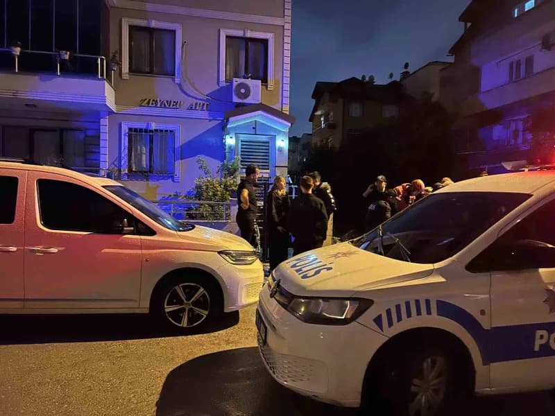 İzmit ilçesinde temel kazısı yapılan alanda meydana gelen toprak kayması nedeniyle 2 bina tedbir amacıyla tahliye edildi