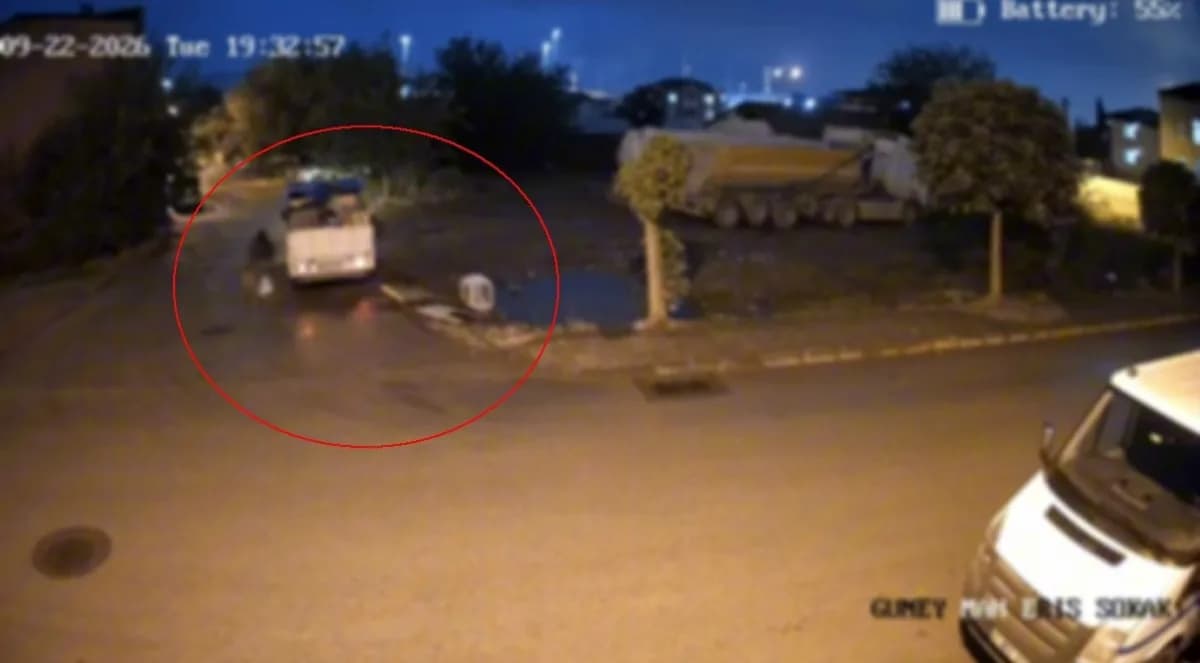 Kocaeli'nin Körfez ilçesinde boş araziye kamyonetle atık dökmek isteyen şahıslar, çevredeki bir vatandaşın güvenlik kame