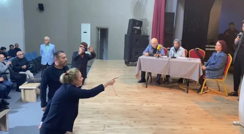 Kocaeli'nin Körfez ilçesinde kurulması planlanan sülfürik asit tesisi için düzenlenen ÇED Halkın Katılım Toplantısı, vat