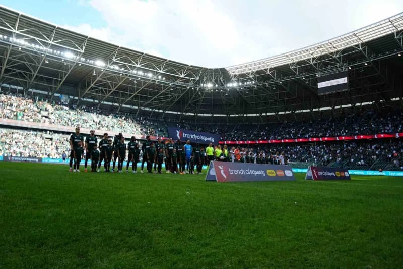 Trendyol Süper Lig’in 6. Haftasında Kocaelispor, Gaziantep FK’yı ağırlıyor. Karşılaşmanın ilk yarısı golsüz beraberlikle