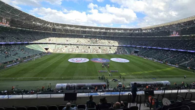 Trendyol Süper Lig'in 6. Haftasında Kocaelispor'un, Gaziantep FK'yı ağırladığı karşılaşmayı tribünde 10 bin 983 biletli