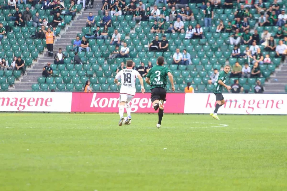 Trendyol Süper Lig'in 6. Haftasında Kocaelispor'un, Gaziantep FK'yı ağırladığı karşılaşmayı tribünde 10 bin 983 biletli