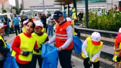 Kocasinan Belediye Başkanı Ahmet Çolakbayrakdar çevre temizliği hakkında açıklama yaparken