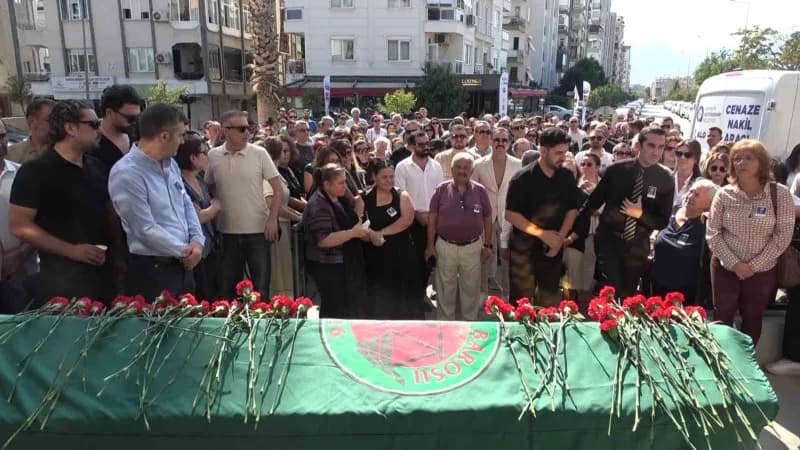 Antalya’da evinde ölü olarak bulunan genç Avukat Antalya Barosu’nda düzenlenen törenle son yolculuğuna uğurlandı