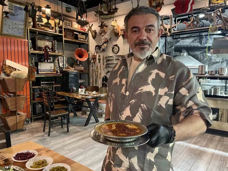 Çorbacı Ramazan Bademci, müşterilerinin özellikle kendilerini halsiz hissettikleri ve hastalanmaya başladıklarını düşünd