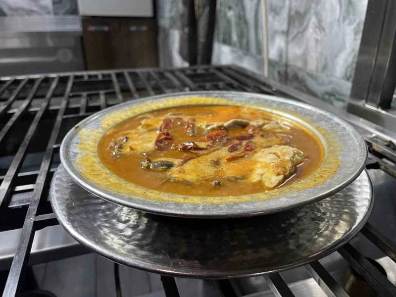 Konya'da kelle, ayak ve yanak etinden hazırlanan atom çorbası sıcak servis ediliyor