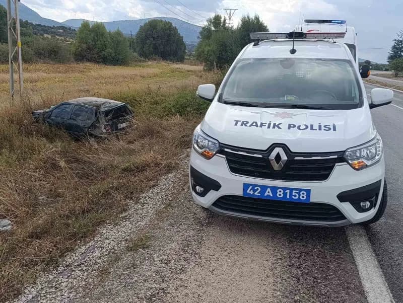 Konya’nın Beyşehir ilçesinde yağışlı havanın etkisiyle kontrolden çıkan otomobil şarampole devrildi. Kazada 1 kişi yaral