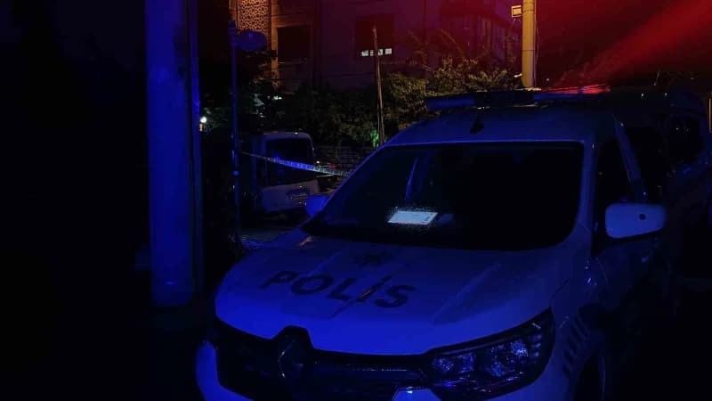 Konya’da iki komşu arasında çıkan kavgada 1 çocuk silahla vurularak yaralandı.