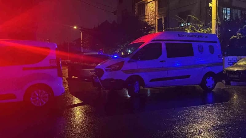 Konya’da iki komşu arasında çıkan kavgada 1 çocuk silahla vurularak yaralandı.