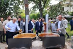 Konya Meram’da geleneksel bağbozumu ve pekmez kaynatma festivalinden renkli görüntüler