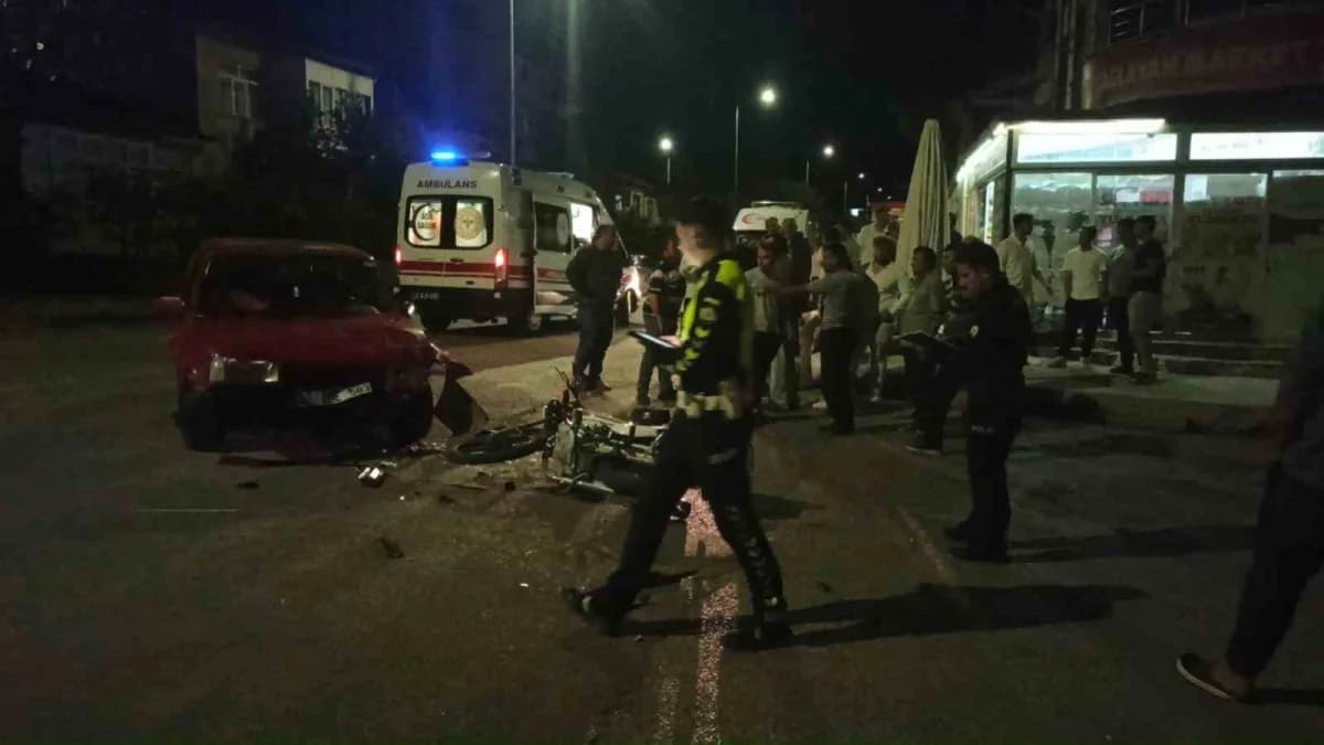 Konya’nın Seydişehir ilçesinde otomobil ile motosikletin çarpışması sonucu meydana gelen trafik kazasında 3 kişi yaralan