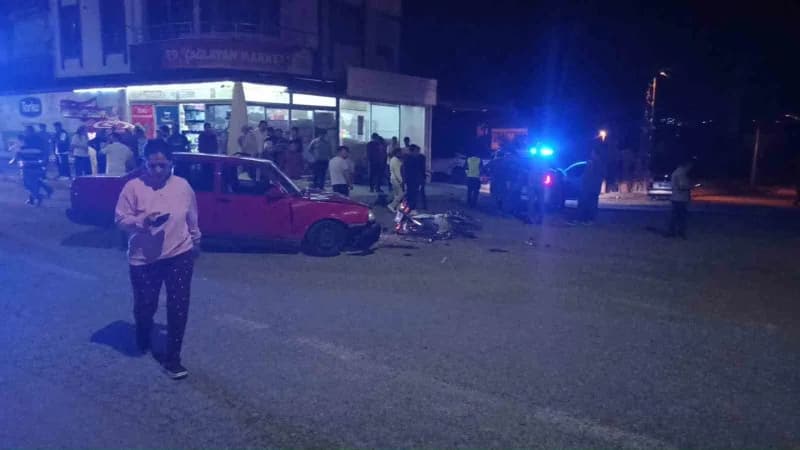 Konya Seydişehir'de otomobil ile motosikletin çarpıştığı trafik kazası sonrası olay yeri
