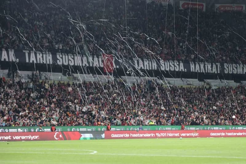 Konyaspor ile Filistin Milli Takımı, Konya'da oynanan dostluk karşılaşmasında 2-2 berabere kaldı.